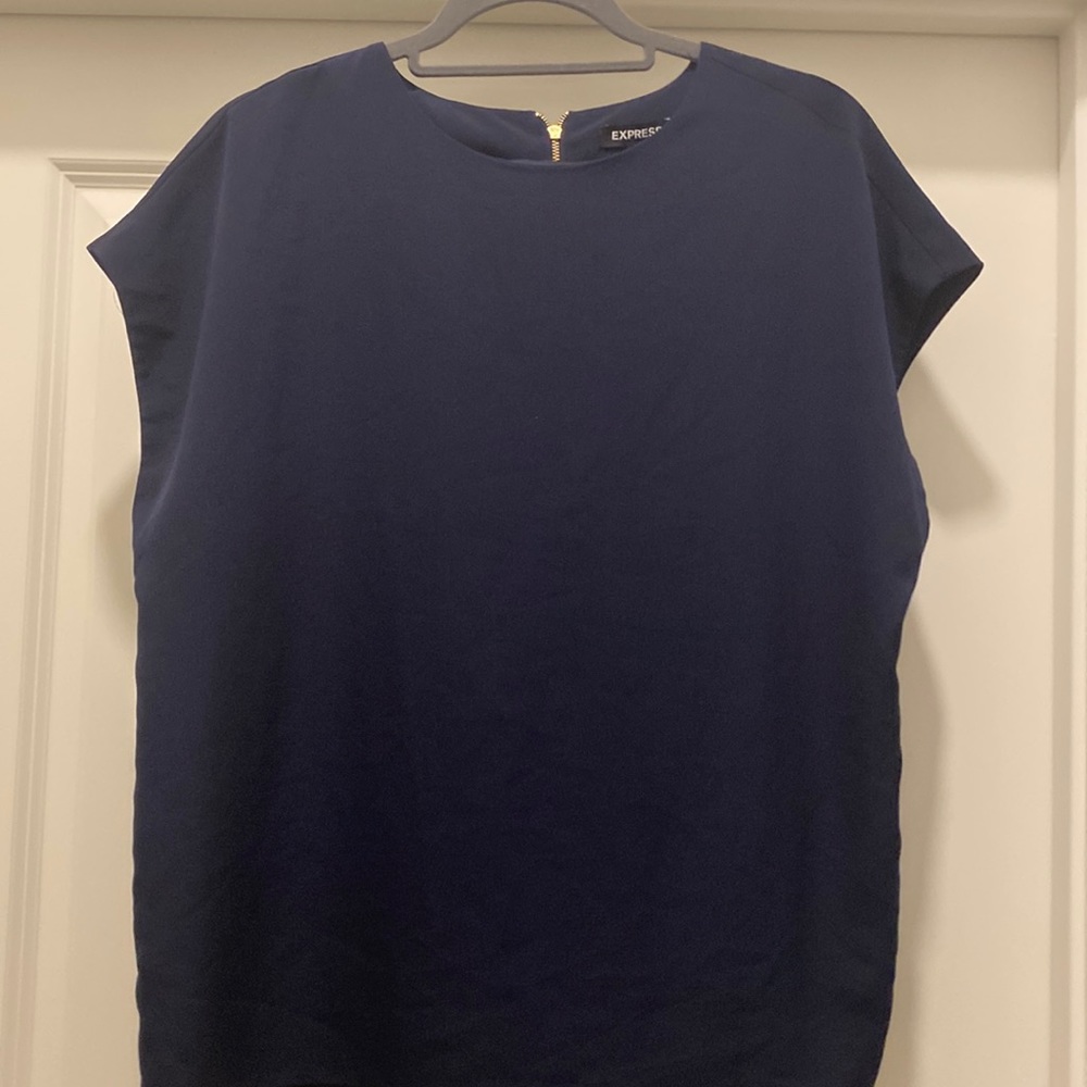 Navy short sleeve lightweight top